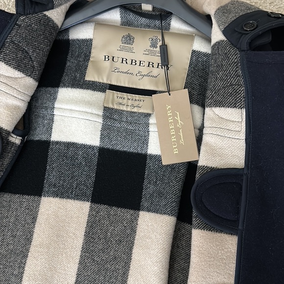 ❌SOLD❌ Authentic Burberry Wool Jacket size 0 - Picture 2 of 9